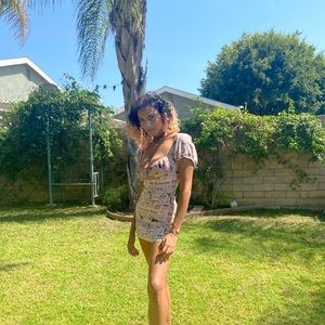 Realisation par news print dress